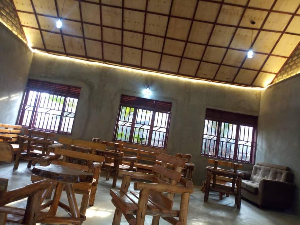 The Royal Pentagon Hotel Hoima Exterior photo
